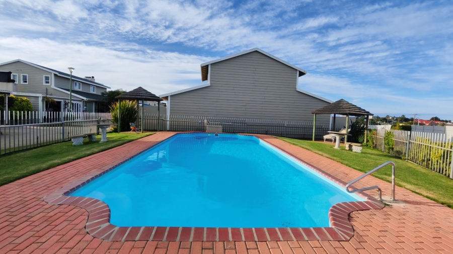2 Bedroom Property for Sale in Hartenbos Central Western Cape